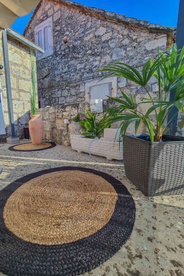 Kaya House Apartamento Nerežišće Exterior foto